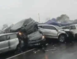 Kecelakaan Beruntun di Tol Cipularang Libatkan 17 Kendaraan, Satu Tewas dan Delapan Terluka