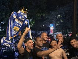 Persib Bandung Kunci Gelar Juara Liga 1 2024/2025 Usai Persebaya Gagal Menang