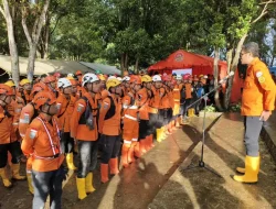 Masuki Hari Kedua, Tim SAR Gabungan Cari 80 Korban Longsor di Cisarua Bandung Barat
