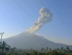 PVMBG Minta Warga Pakai Masker Usai Erupsi Gunung Lewotobi Laki Laki Lontarkan Abu Ribuan Meter